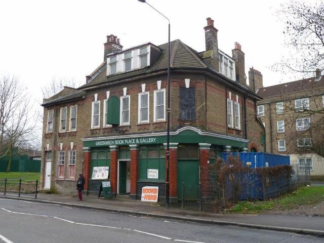 The Beehive was situated at 258-260 Creek Road, SE10. This pub was present by 1826 and survived until at least 1938. It is now used as a bookshop and art gallery. Picture: closedpubs.co.uk & Stephen Harris