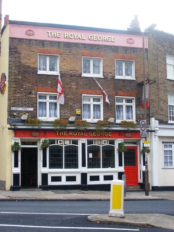 The Royal George was situated at 2 Blissett Street, SE10. Picture: closedpubs.co.uk & Darkstar