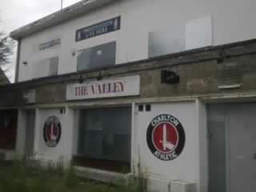 The Valley was situated on Elliscombe Road, SE7. Picture: closedpubs.co.uk & Vincent Raison