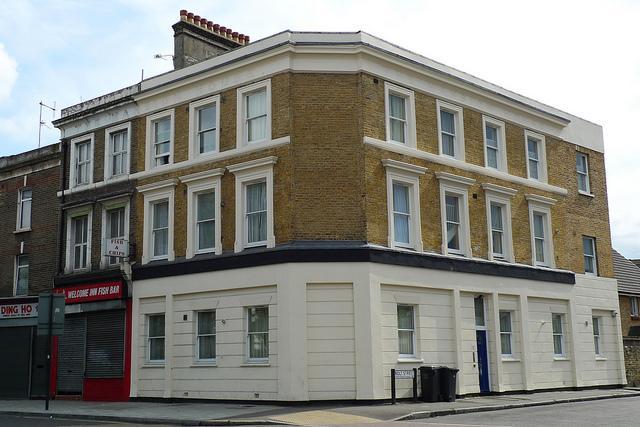 The Mansion House was situated at 204 Evelyn Street, SE8. Now mainly in residential use. Picture: closedpubs.co.uk & Ewan M