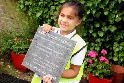 Greenwich children bury time capsules at Shrewsbury House to be opened in 2068