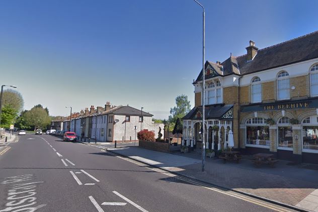 Police called to large 'pub brawl' in New Eltham