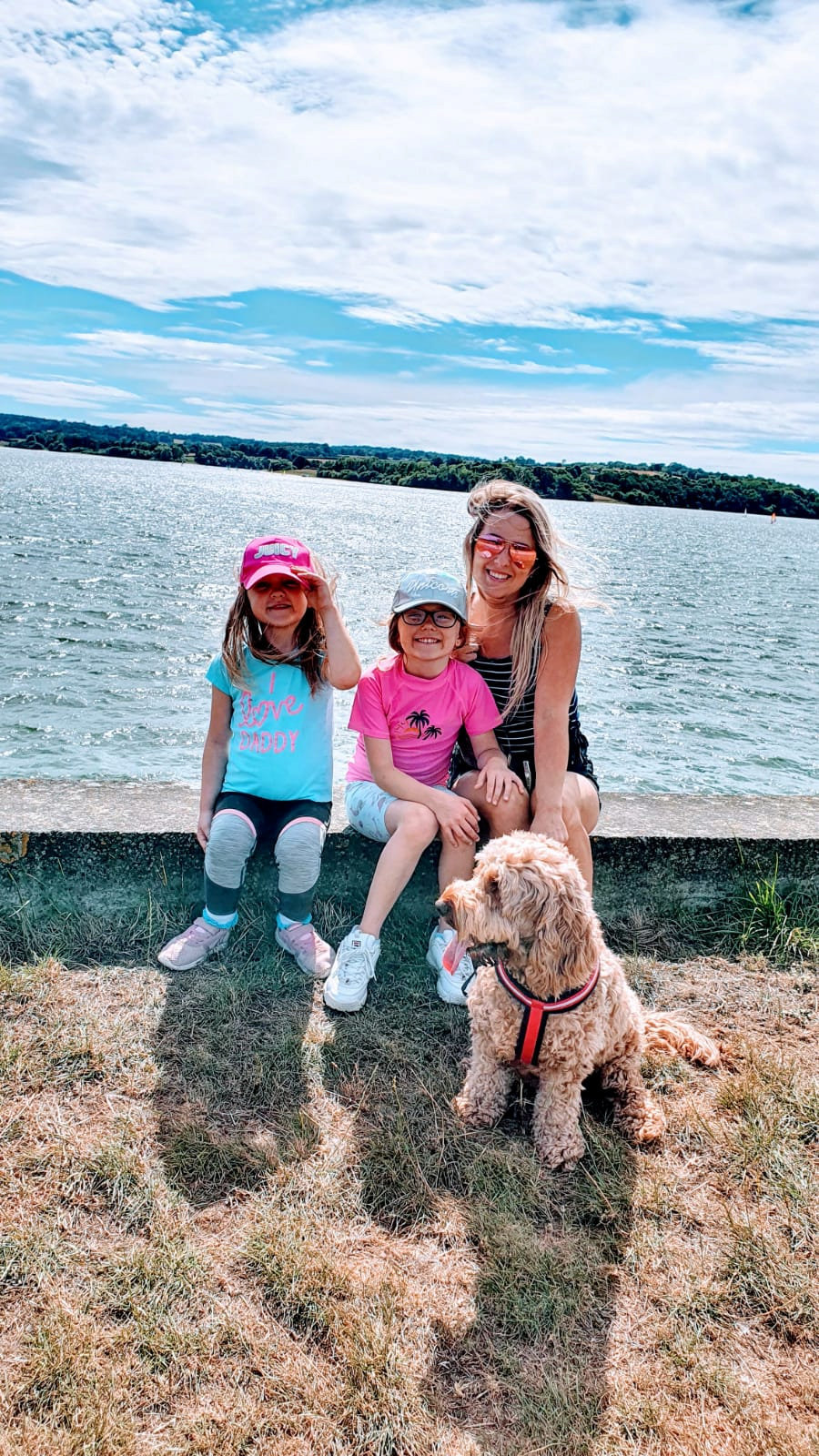 Kelly Simpson with daughters Ellie and Isabella (SWNS)