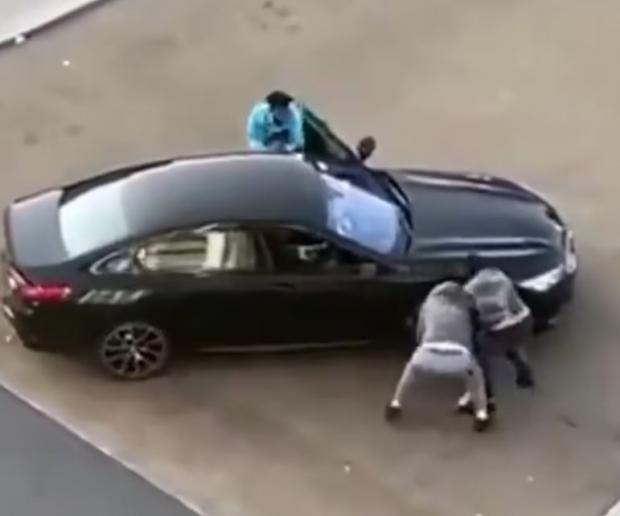 News Shopper: Dramatic video shows the incident unfold in Greenwich