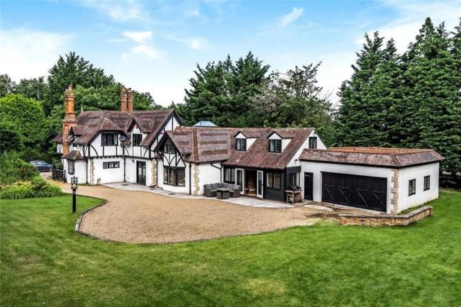 Stunning multi-million pound mansion in Bromley - with a kitchen pool table