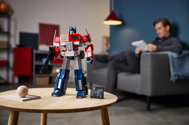 News Shopper: The new Optimus Prime set. (LEGO/Hasbro)
