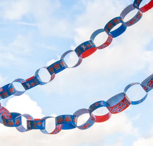 News Shopper: Get the Paper Chain. (Party Pieces)