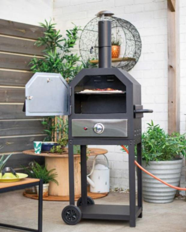 News Shopper: Gardenline Gas Pizza Oven (Aldi)
