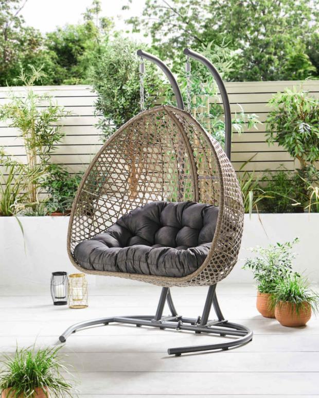 News Shopper: Large Hanging Egg Chair with Cover (Aldi)