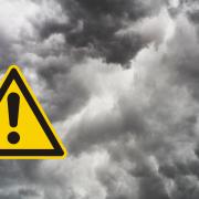 Met Office issues amber weather warning for thunderstorms in South East London TODAY (Canva)