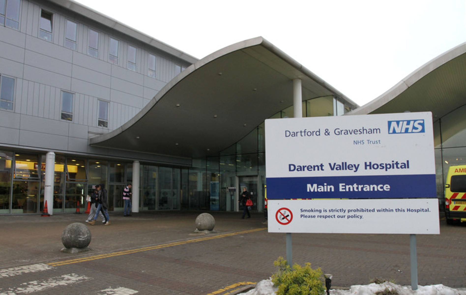 Darent Valley Hospital misses infection and mixed sex ward targets News Shopper photo