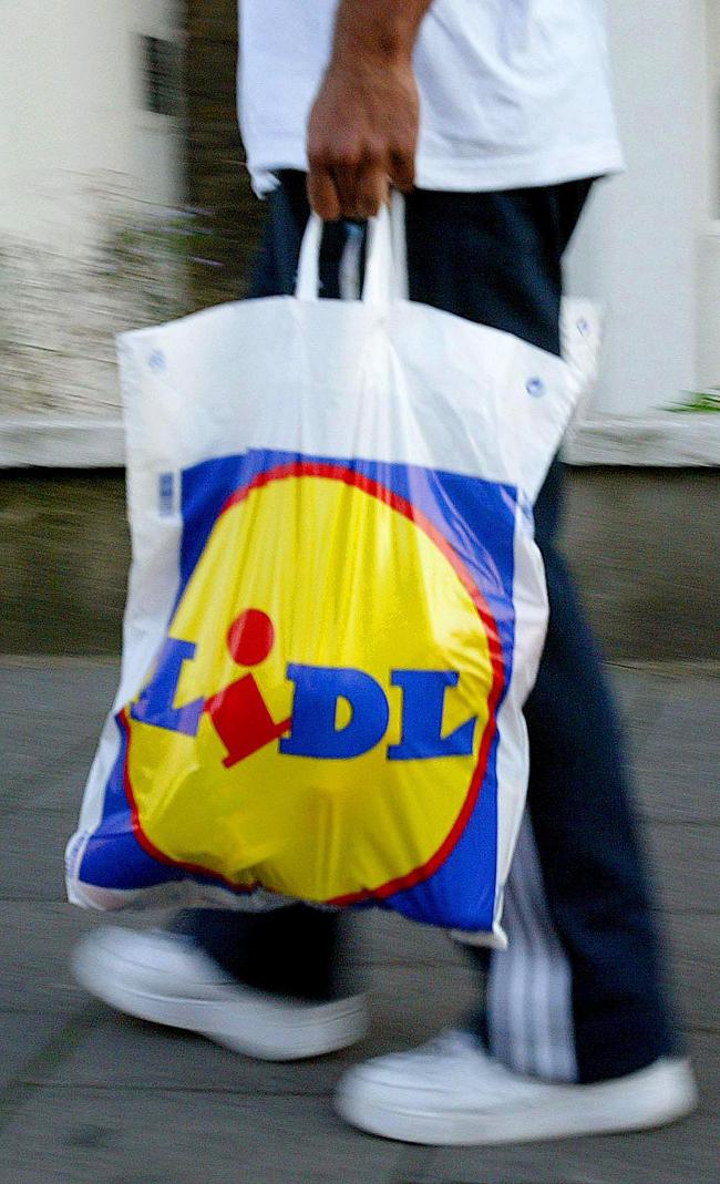Herformuleren Nylon gebouw 5p plastic bag charge rising to 9p at Lidl as supermarket takes  'environmentally friendly' stand | News Shopper